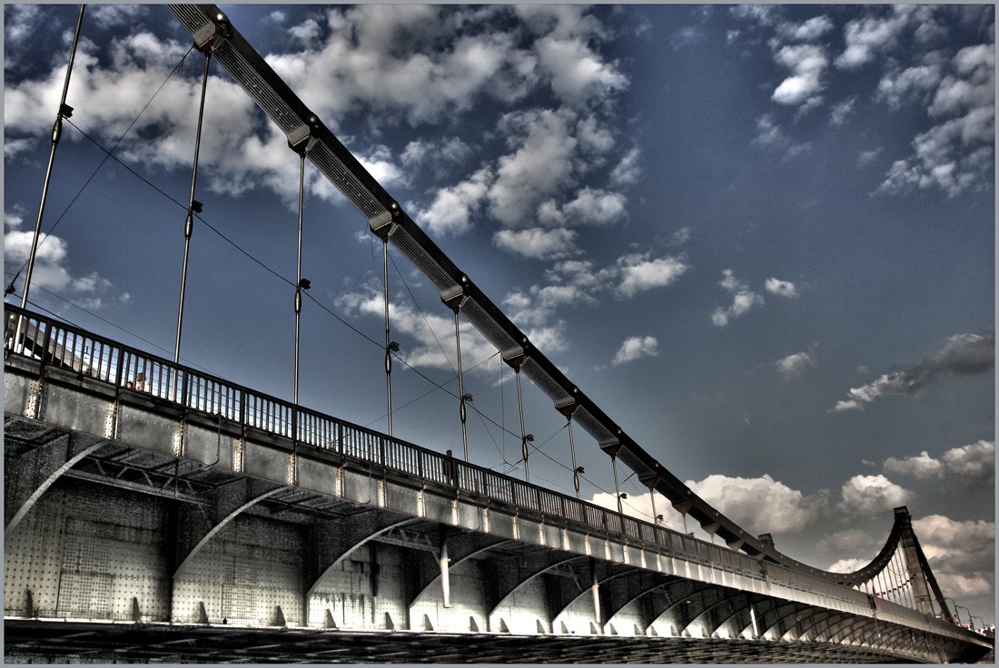Генподрядчик Крымского моста заявил, что железнодорожная часть объекта запустится в срок В ее строительстве задействованы более 6500 инженеров и рабочих, а также свыше 500 единиц техники